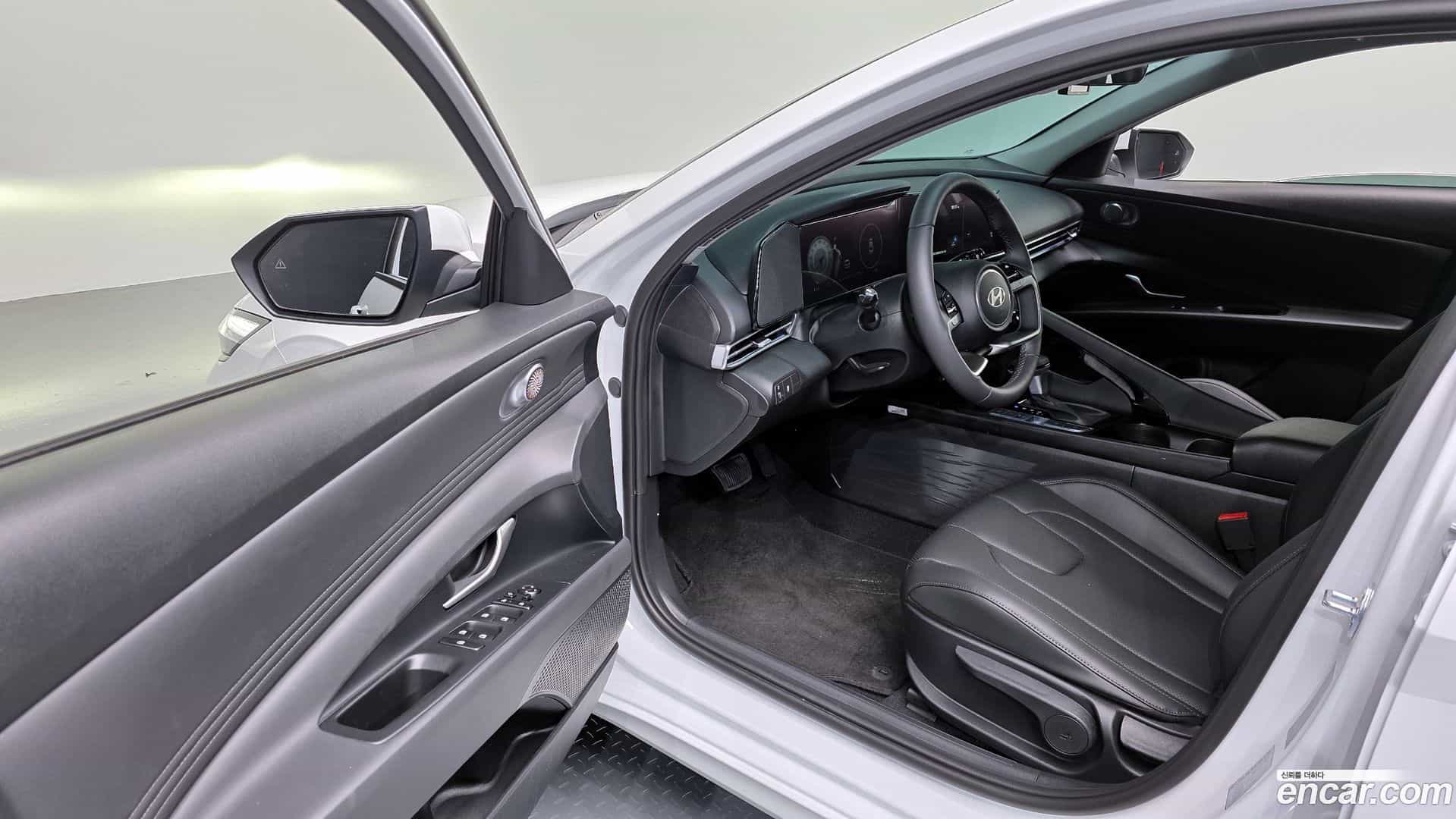 AVANTE Hyundai 2026.2-INNER-010