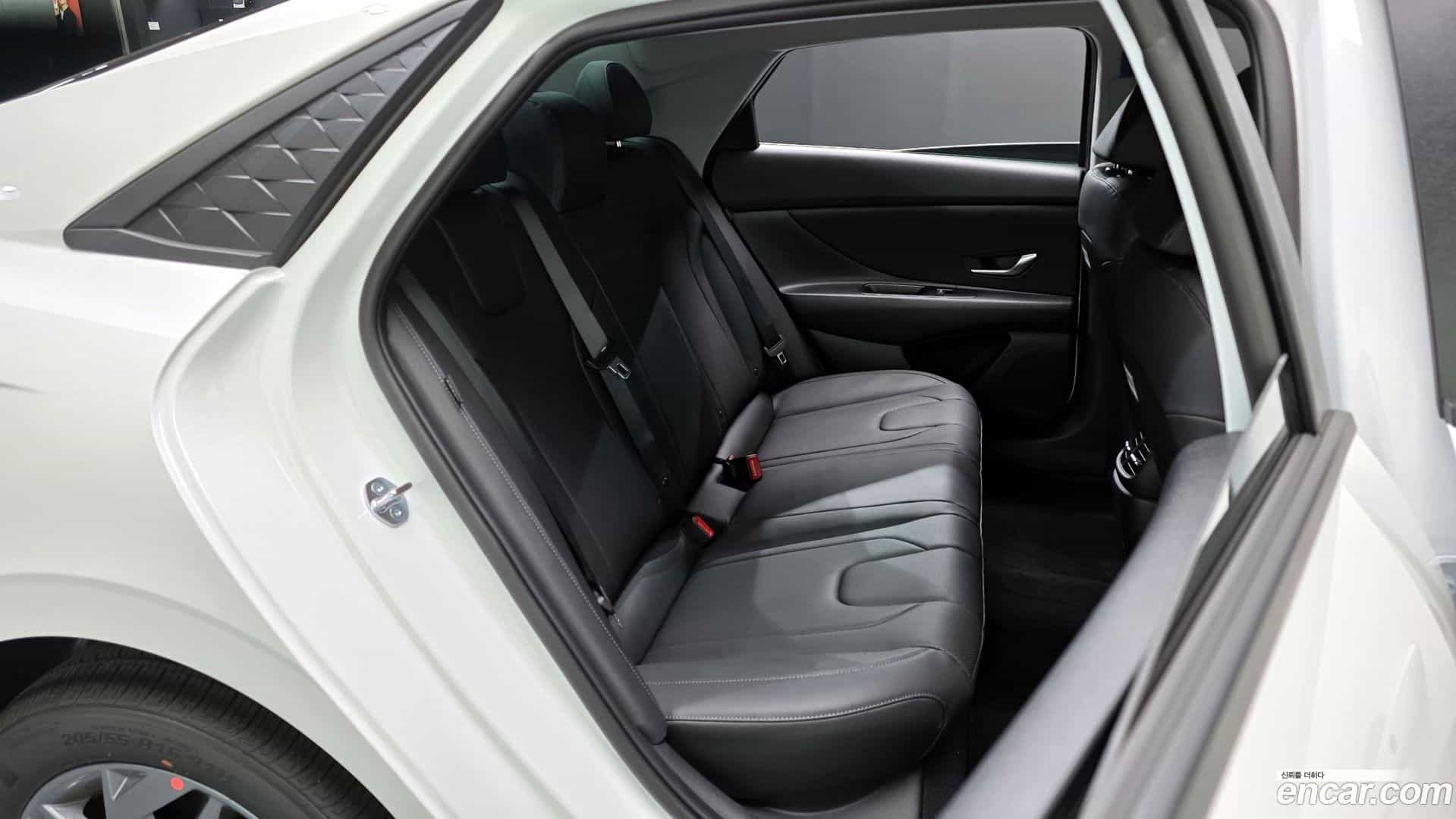 AVANTE Hyundai 2026.2-OPTION-015