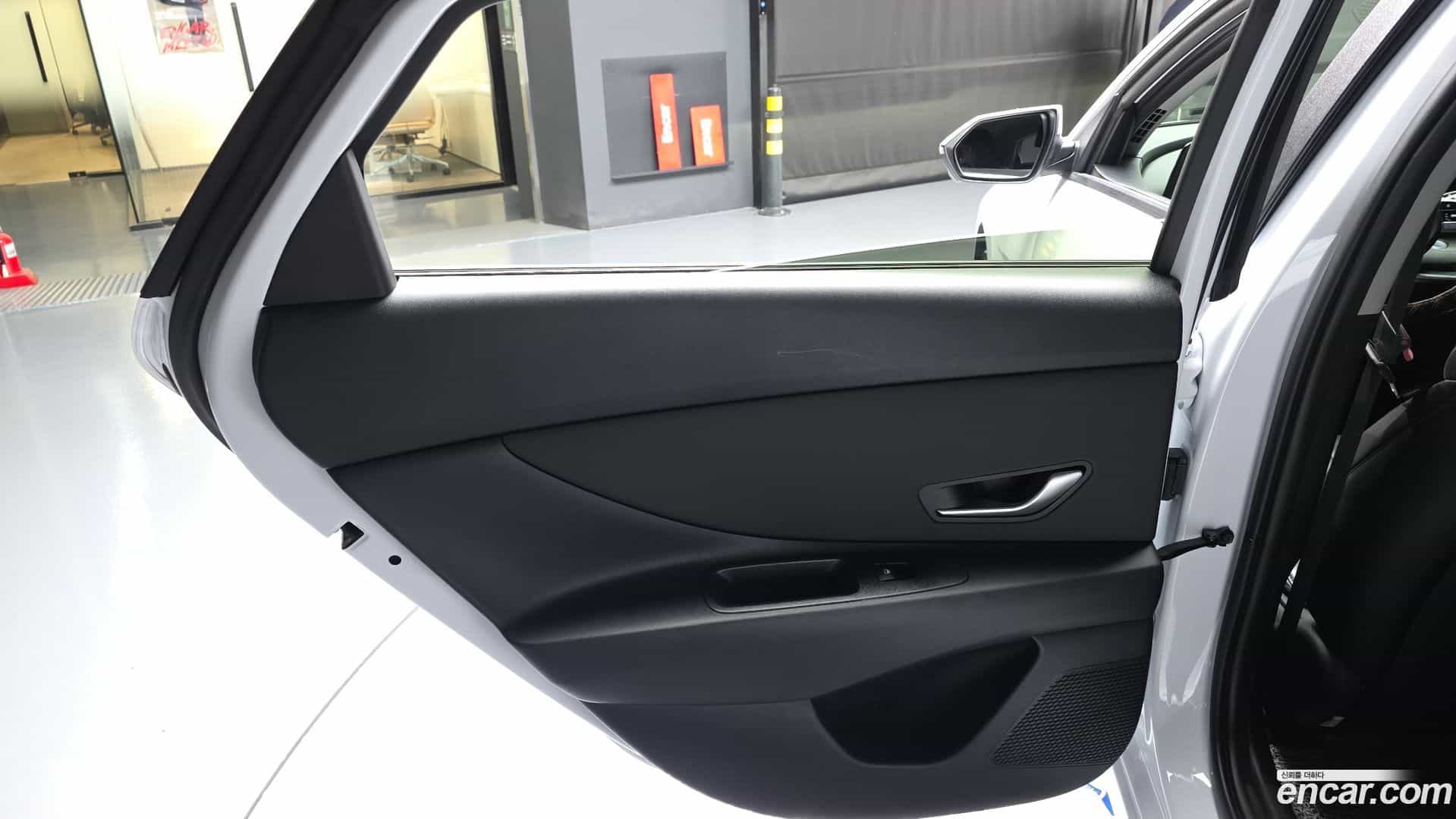 AVANTE Hyundai 2024.11-INNER-035