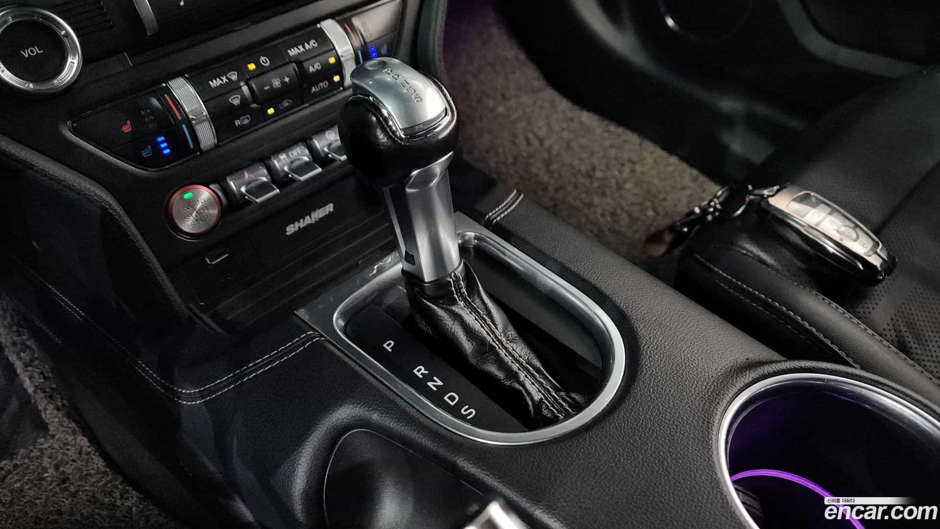 Mustang Ford 2018.4-INNER-009