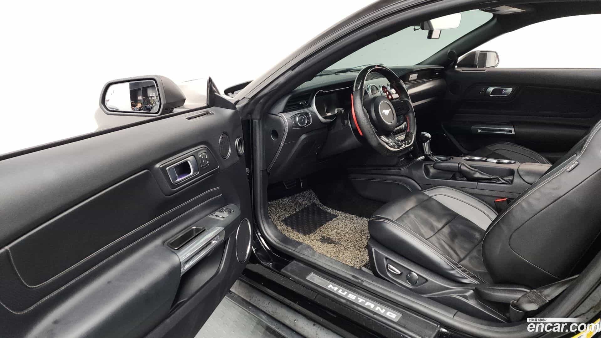 Mustang Ford 2018.4-INNER-010