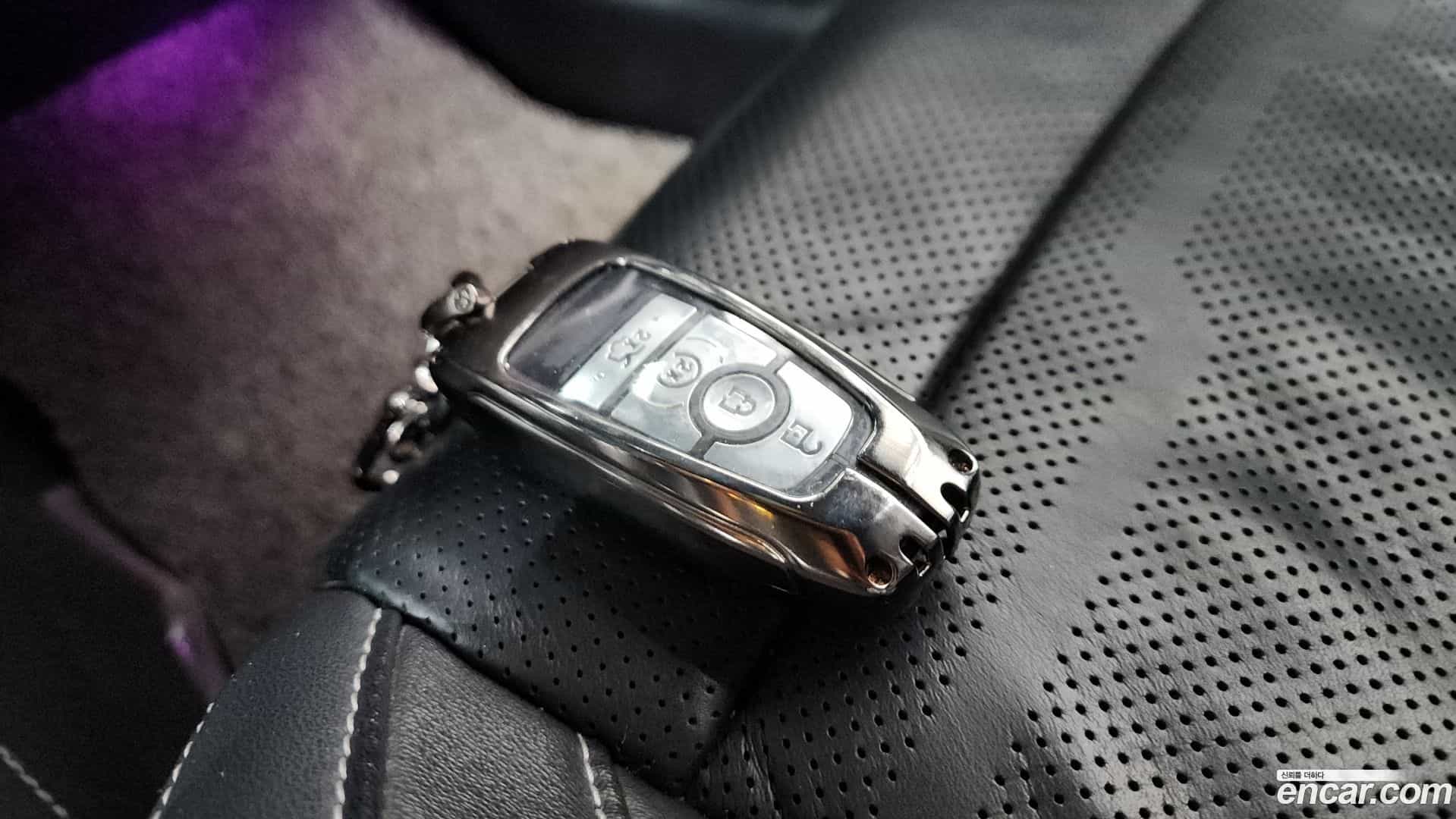Mustang Ford 2018.4-OPTION-019