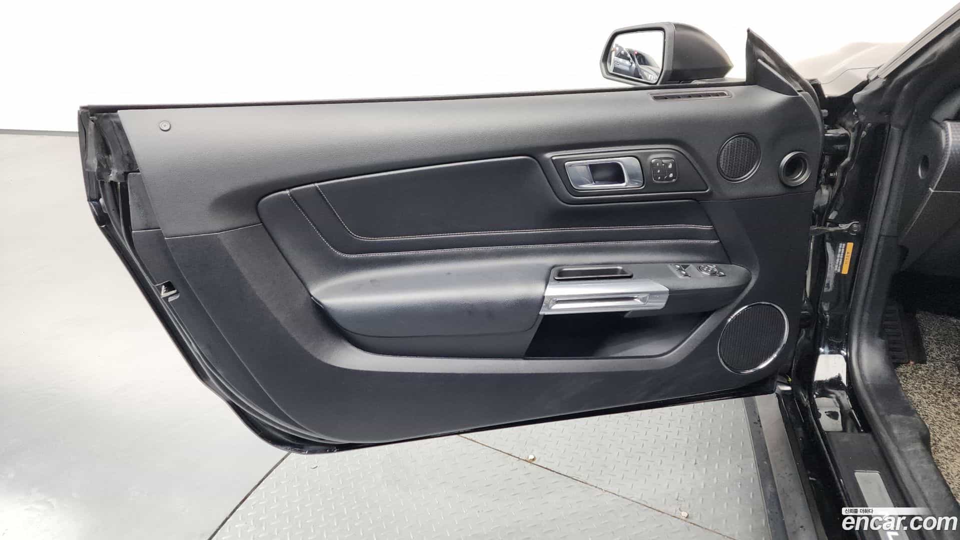 Mustang Ford 2018.4-INNER-034