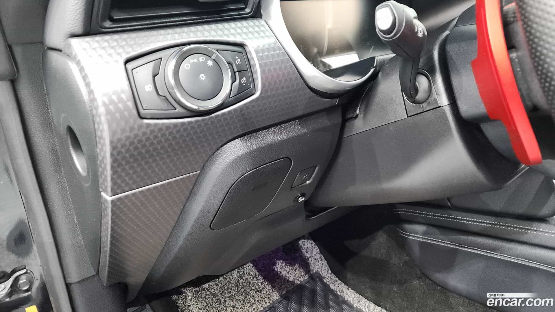 Mustang Ford 2018.4-OPTION-041