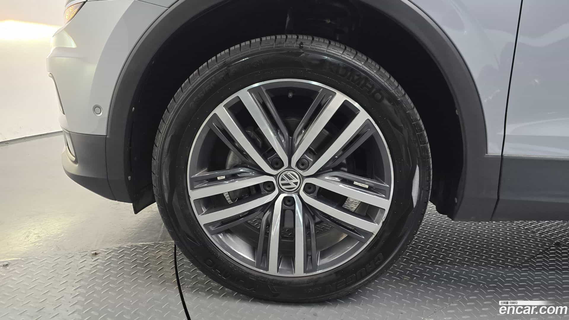 Tiguan Volkswagen 2020.5-OUTER-005