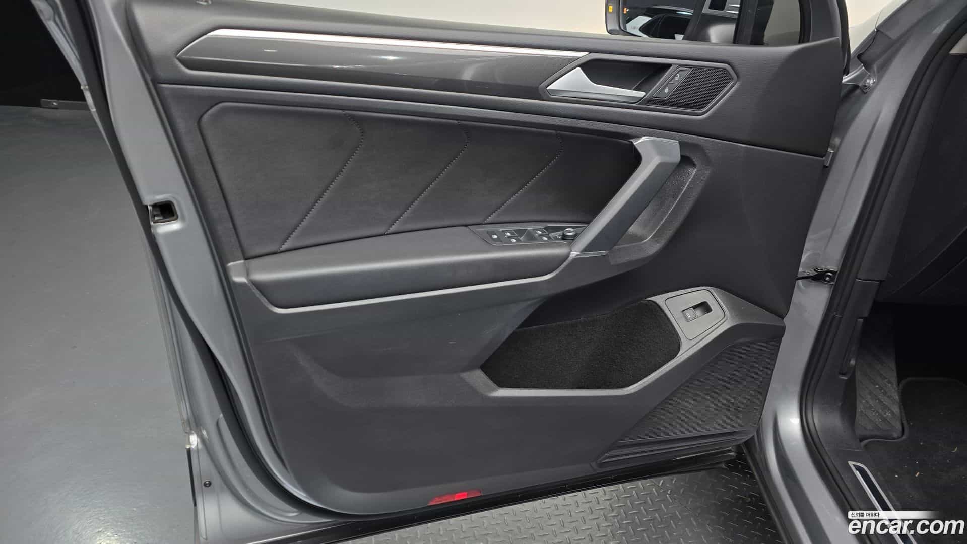 Tiguan Volkswagen 2020.5-INNER-034