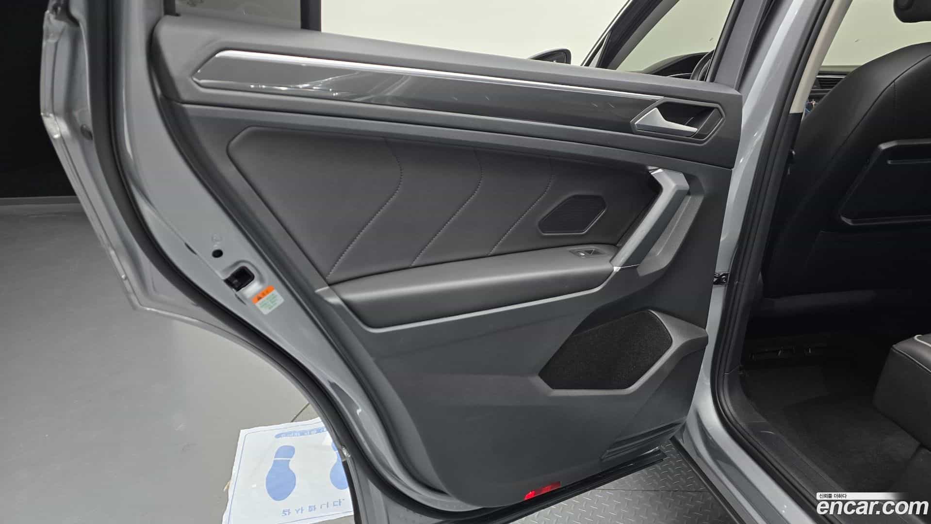 Tiguan Volkswagen 2020.5-INNER-035