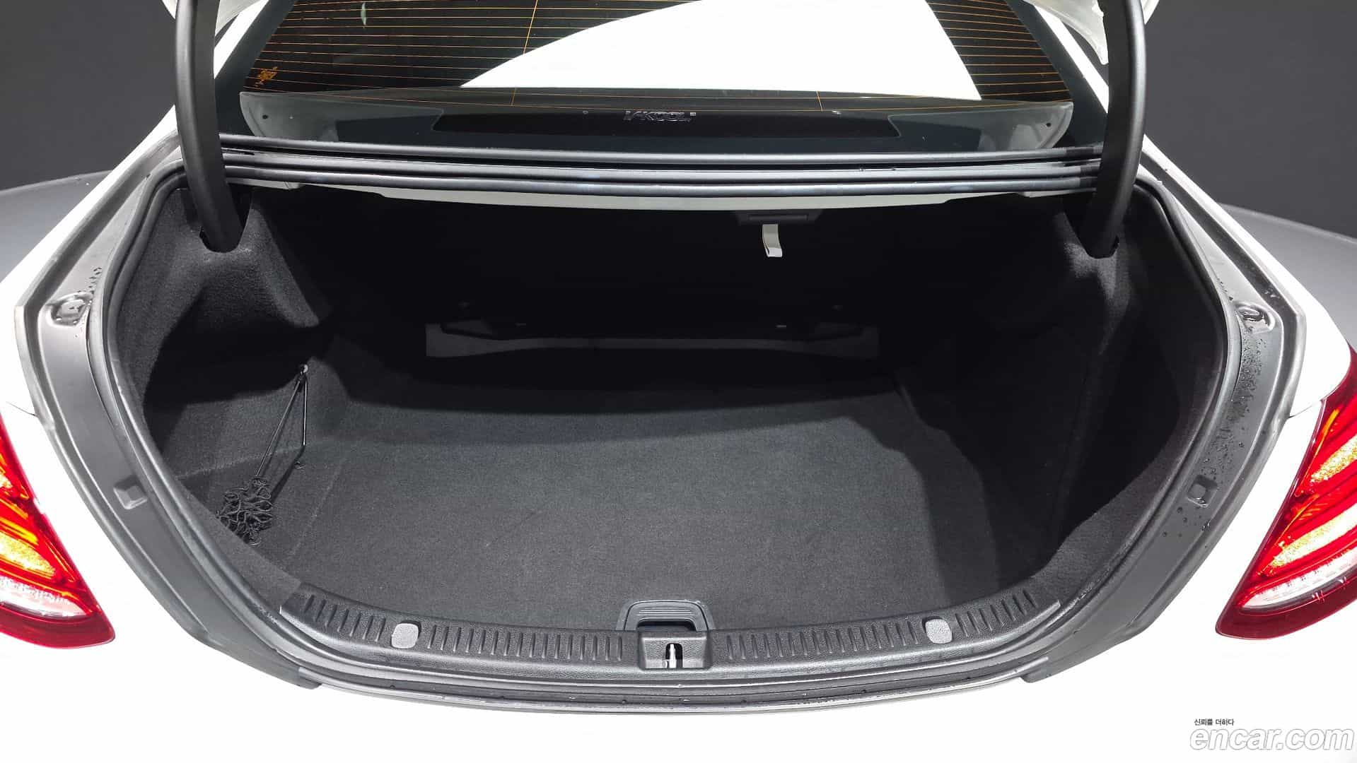 E-Class Mercedes-Benz 2019.8-OPTION-024