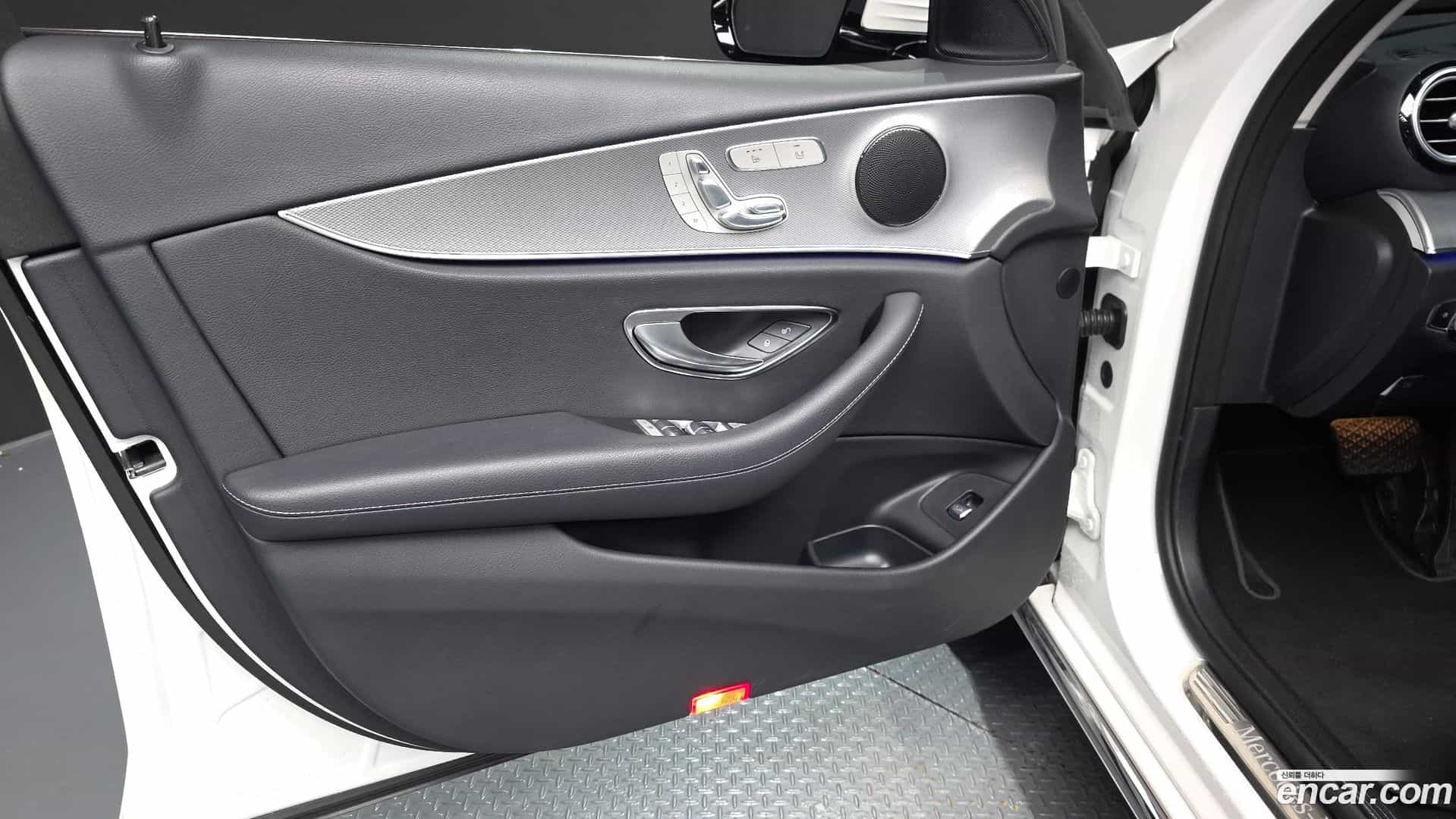 E-Class Mercedes-Benz 2019.8-INNER-034