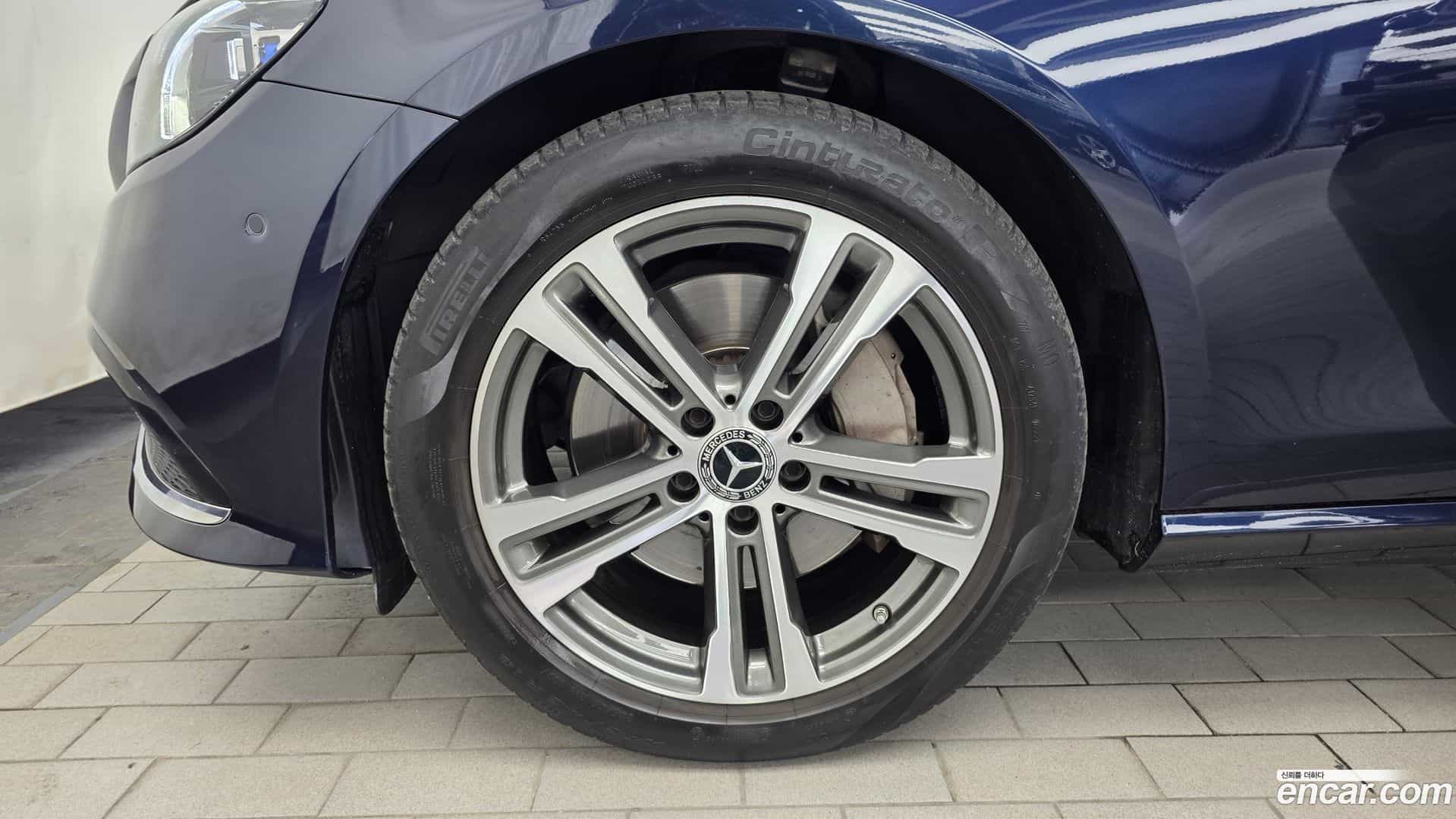 E-Class Mercedes-Benz 2022.7-OUTER-005