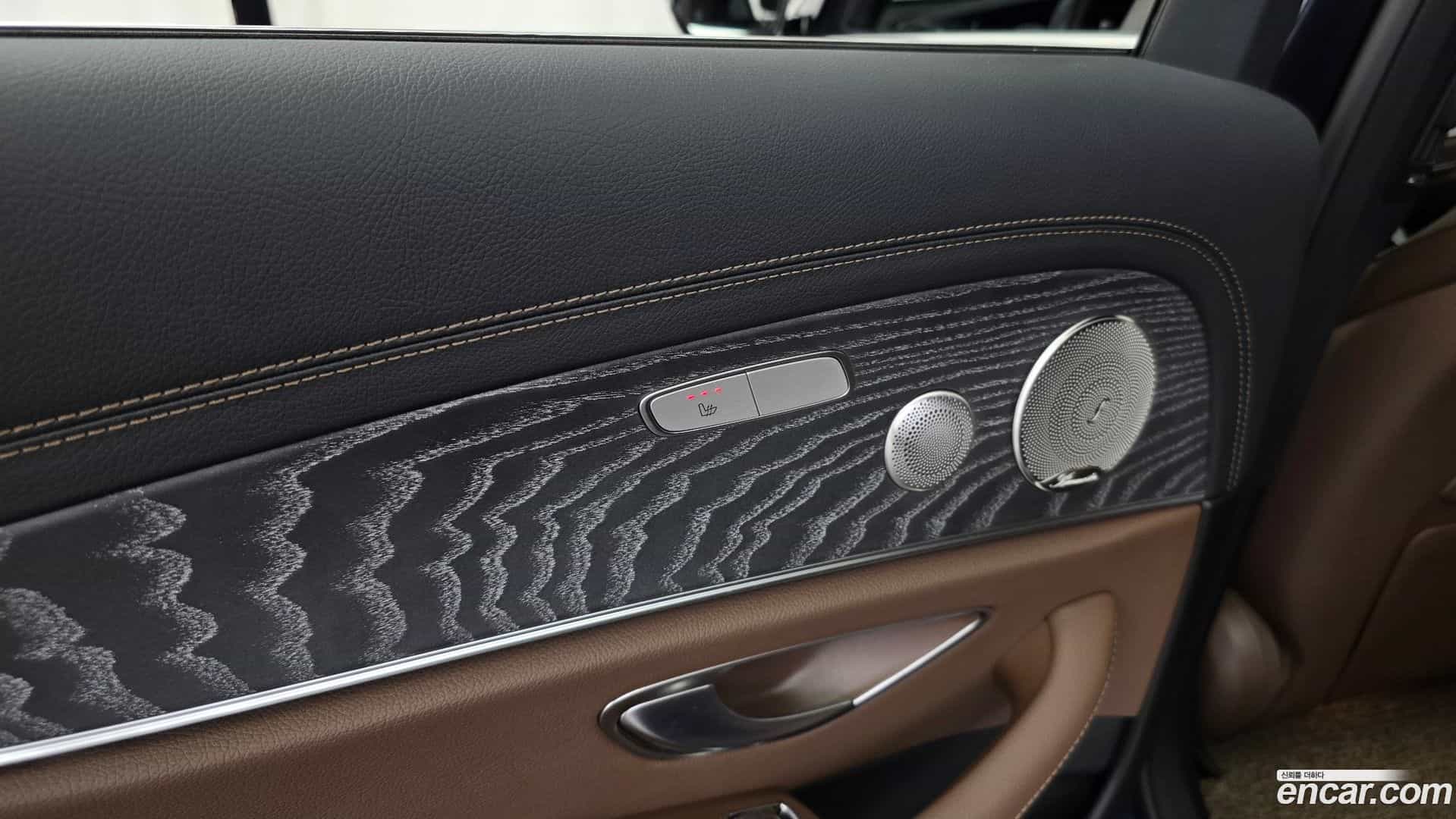 E-Class Mercedes-Benz 2022.7-OPTION-023