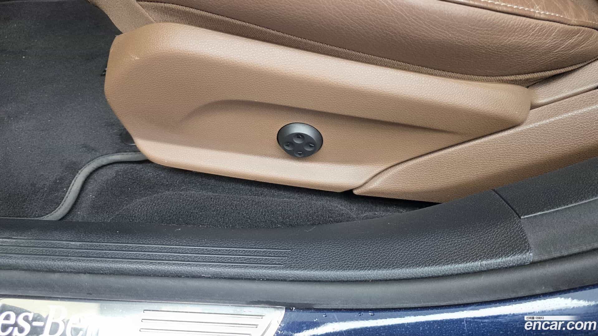 E-Class Mercedes-Benz 2022.7-OPTION-044