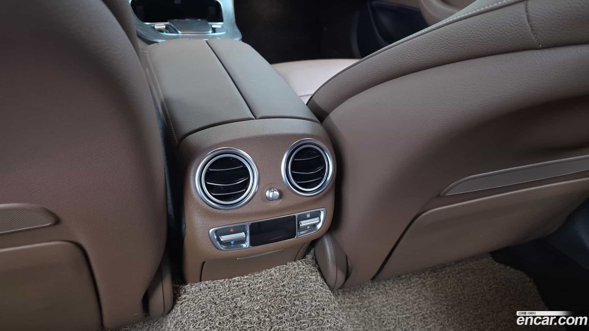E-Class Mercedes-Benz 2022.7-OPTION-045