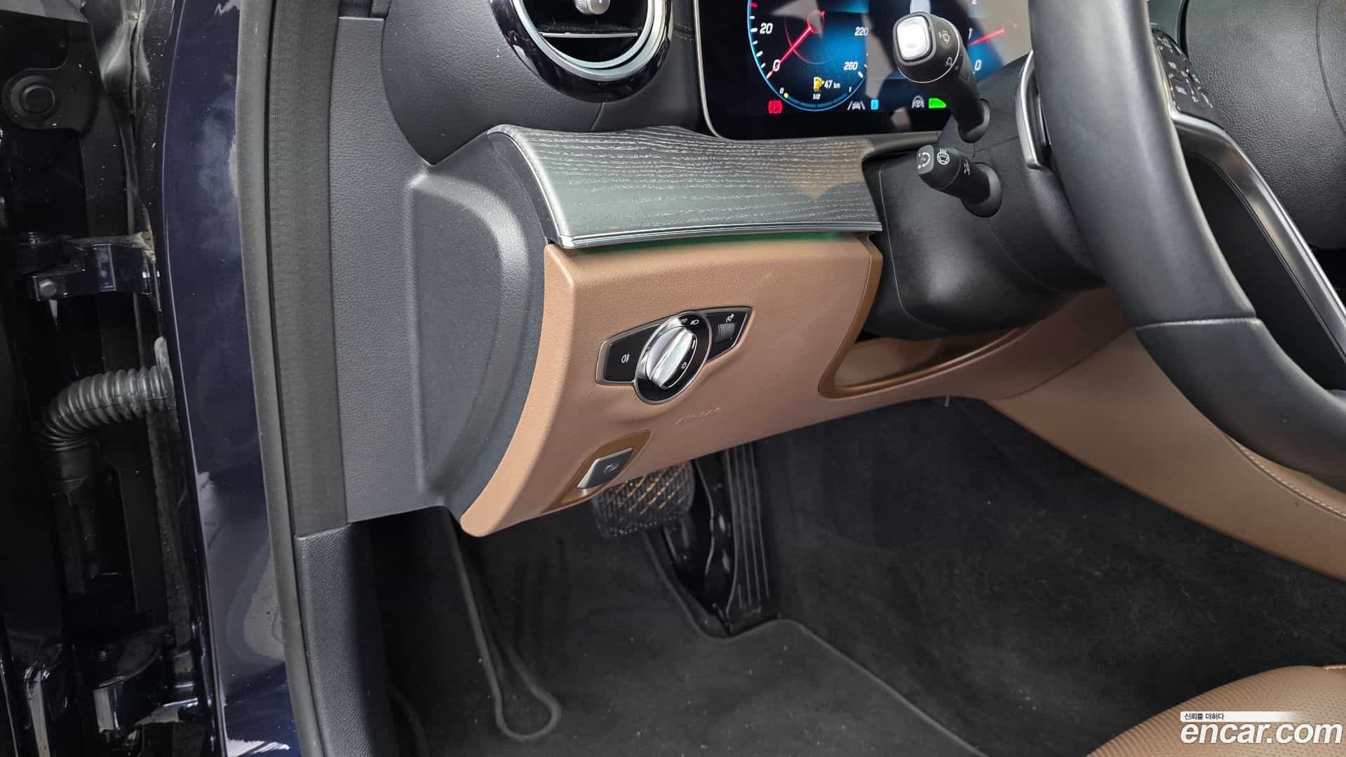 E-Class Mercedes-Benz 2022.7-OPTION-049