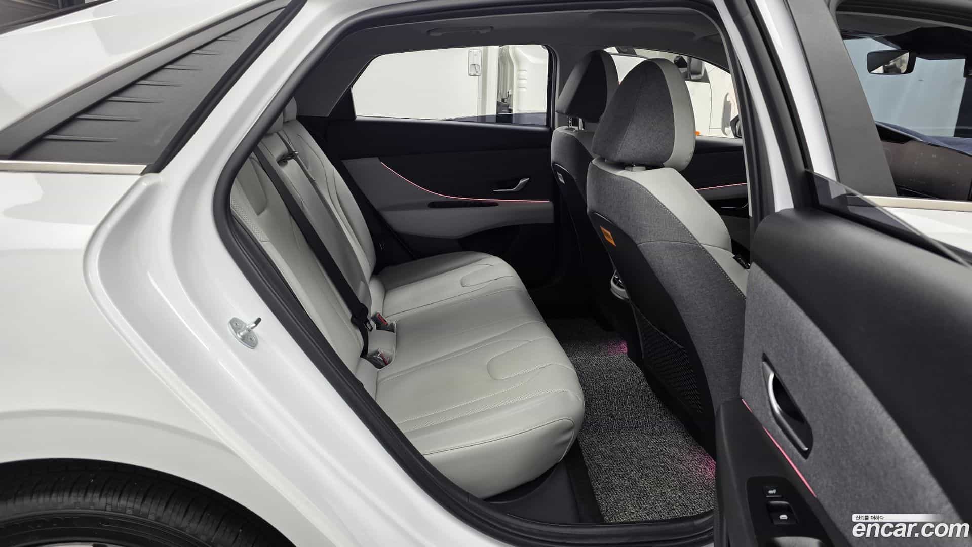 AVANTE Hyundai 2022.11-OPTION-016