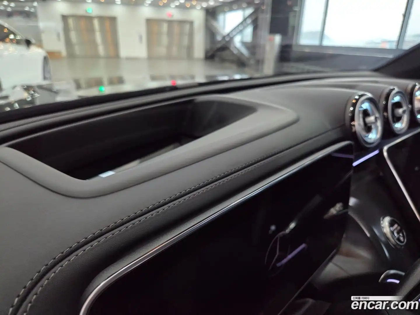 GLC-Class Mercedes-Benz 2025.7-OPTION-016