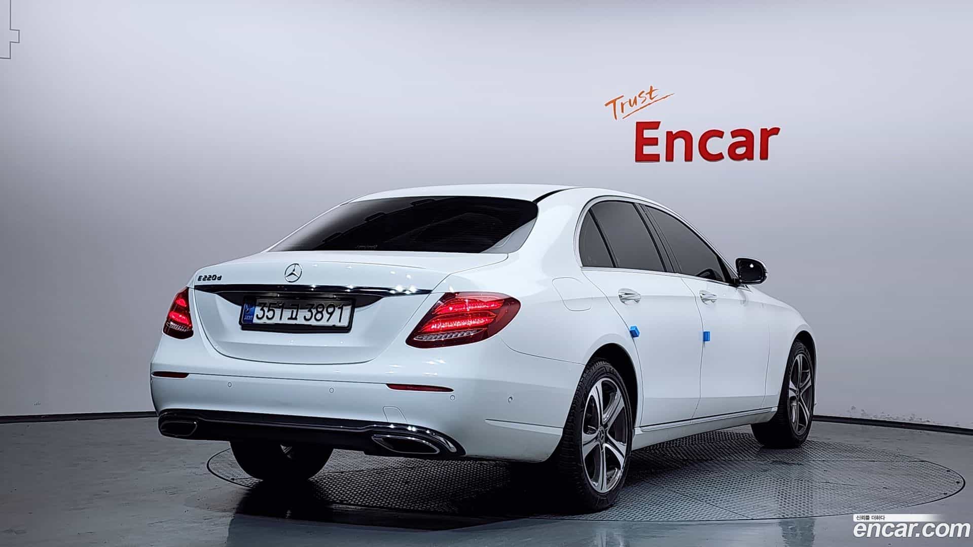 E-Class Mercedes-Benz 2018.11-OUTER-002