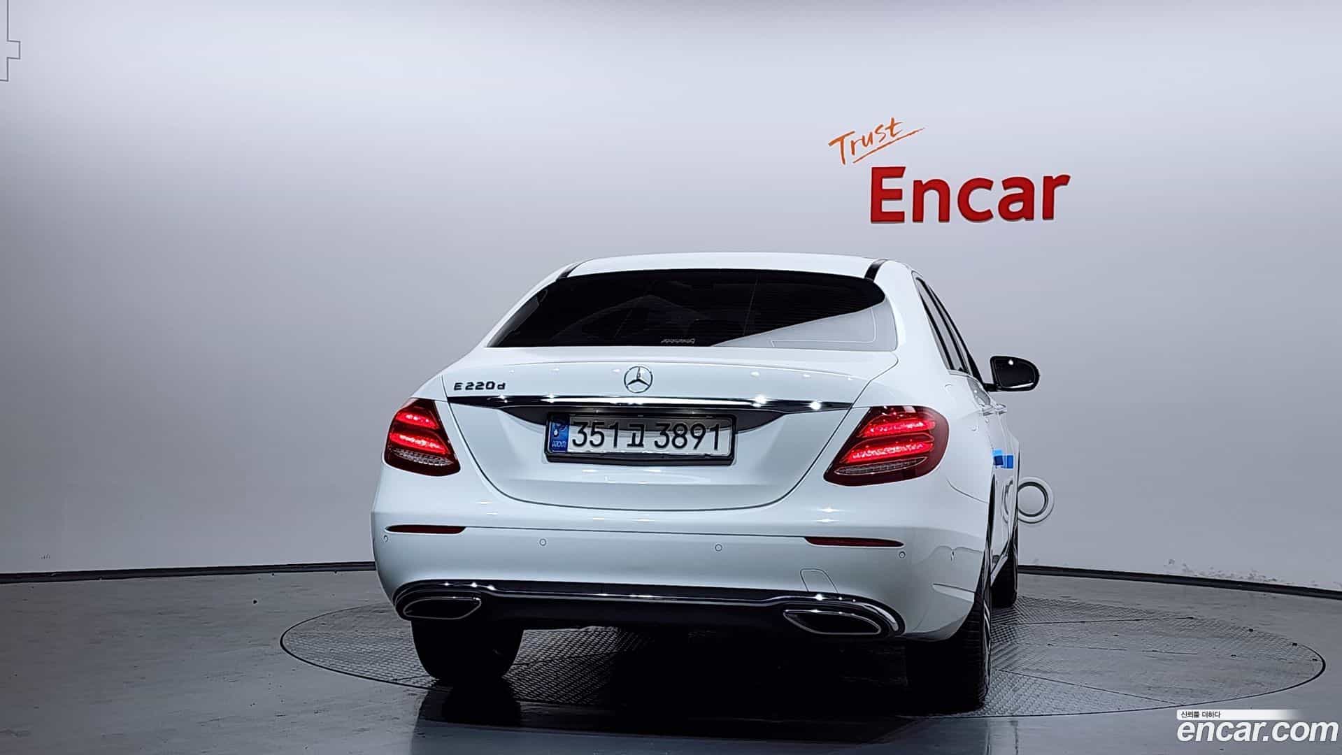 E-Class Mercedes-Benz 2018.11-OUTER-004