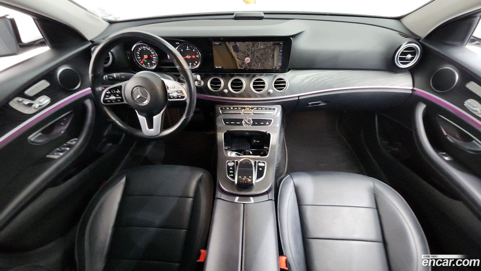 Main__Slider__Photo:E-Class Mercedes-Benz 2018.11-6