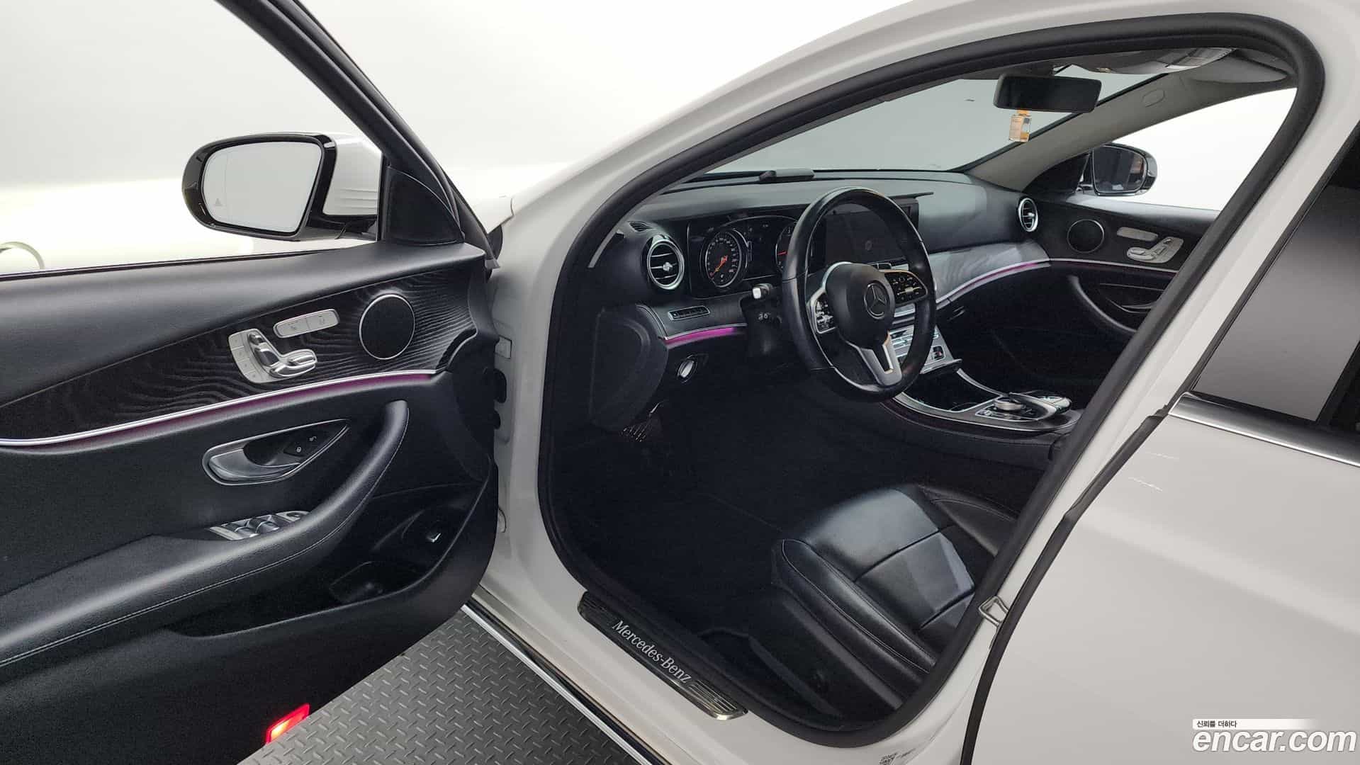 E-Class Mercedes-Benz 2018.11-INNER-010