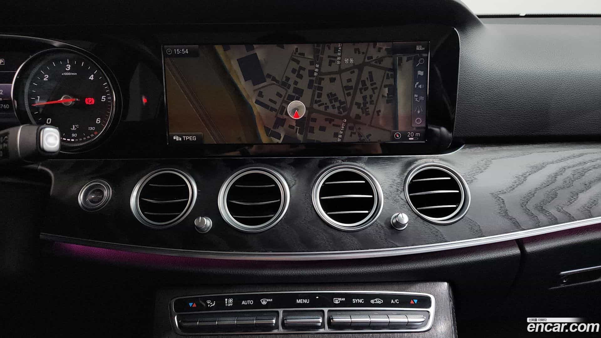 E-Class Mercedes-Benz 2018.11-OPTION-016