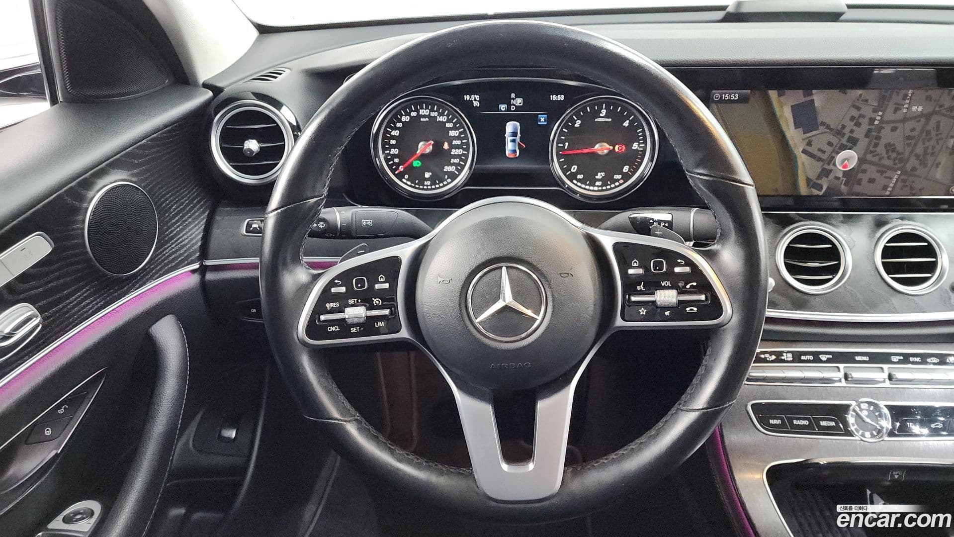 Main__Slider__Photo:E-Class Mercedes-Benz 2018.11-12