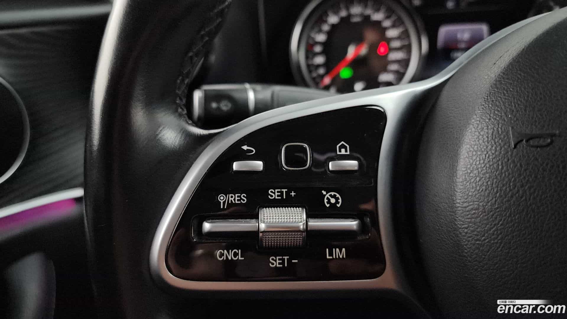 E-Class Mercedes-Benz 2018.11-OPTION-019