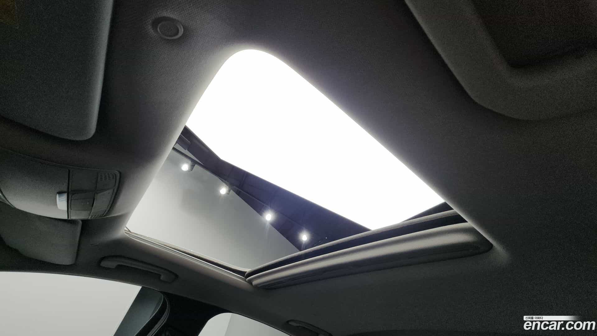 E-Class Mercedes-Benz 2018.11-OPTION-020