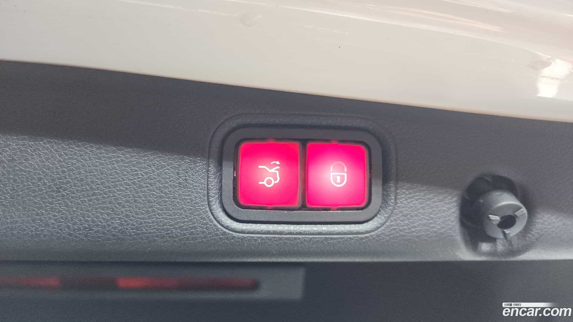 E-Class Mercedes-Benz 2018.11-OPTION-021
