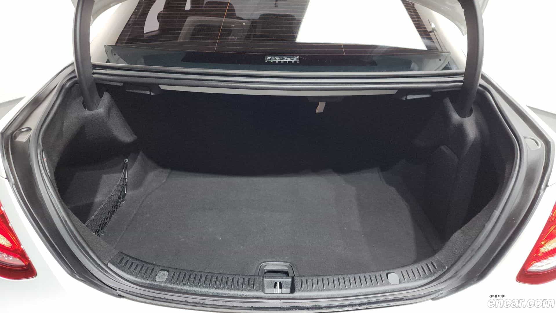 E-Class Mercedes-Benz 2018.11-OPTION-022