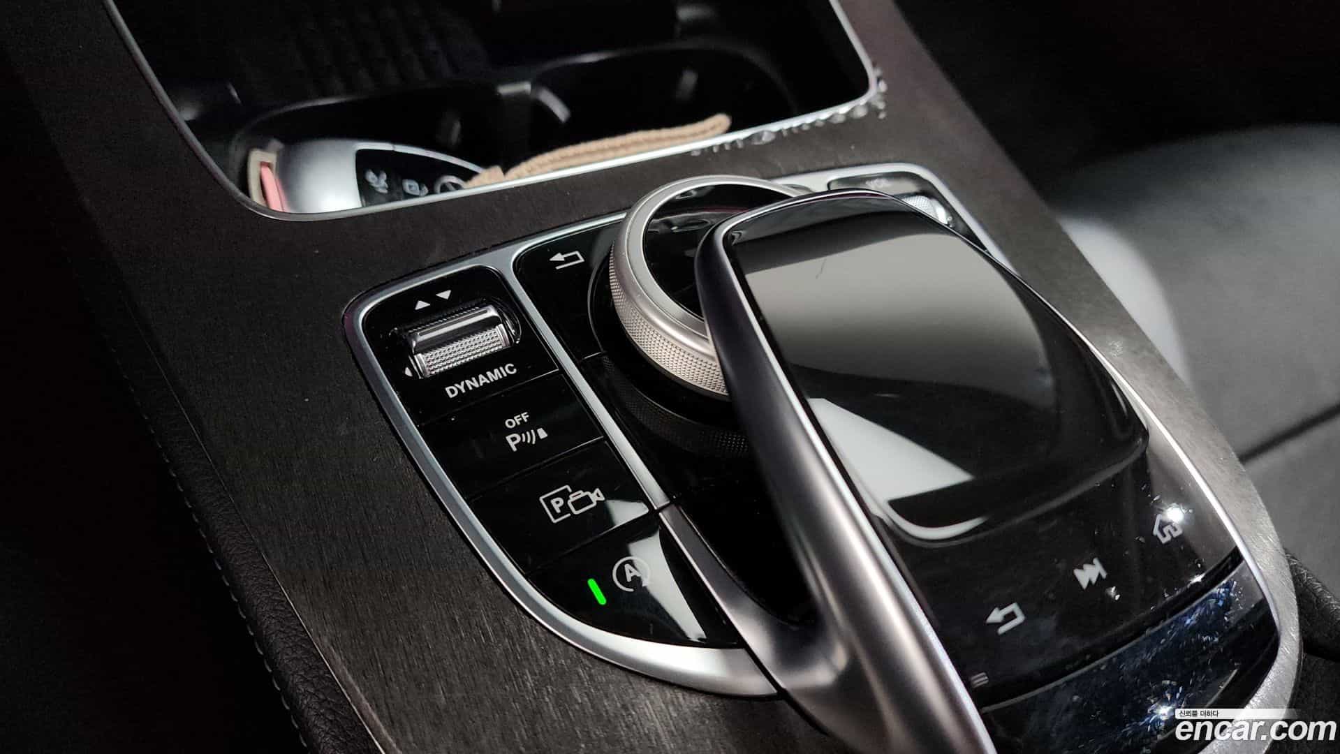 E-Class Mercedes-Benz 2018.11-OPTION-024