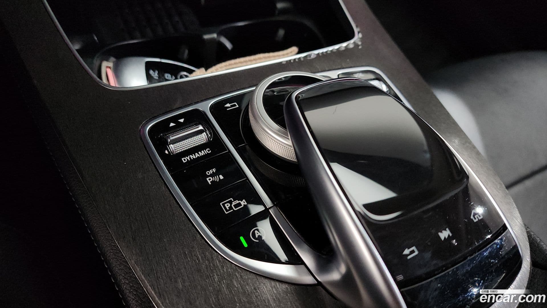 Main__Slider__Photo:E-Class Mercedes-Benz 2018.11-19