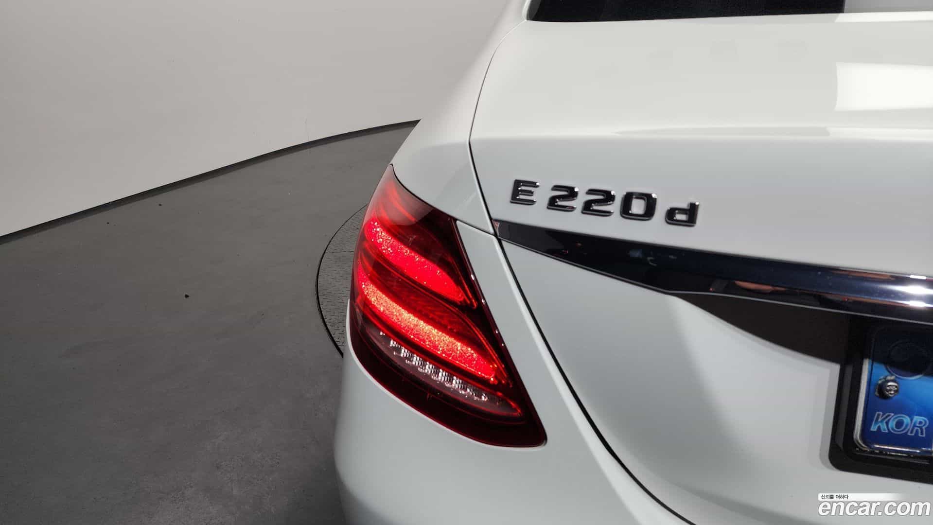 E-Class Mercedes-Benz 2018.11-OUTER-033