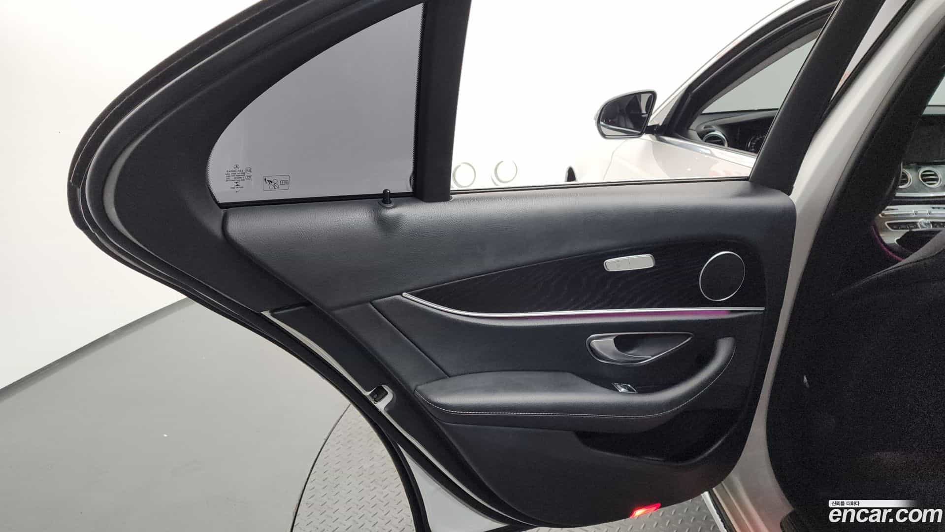 E-Class Mercedes-Benz 2018.11-INNER-035