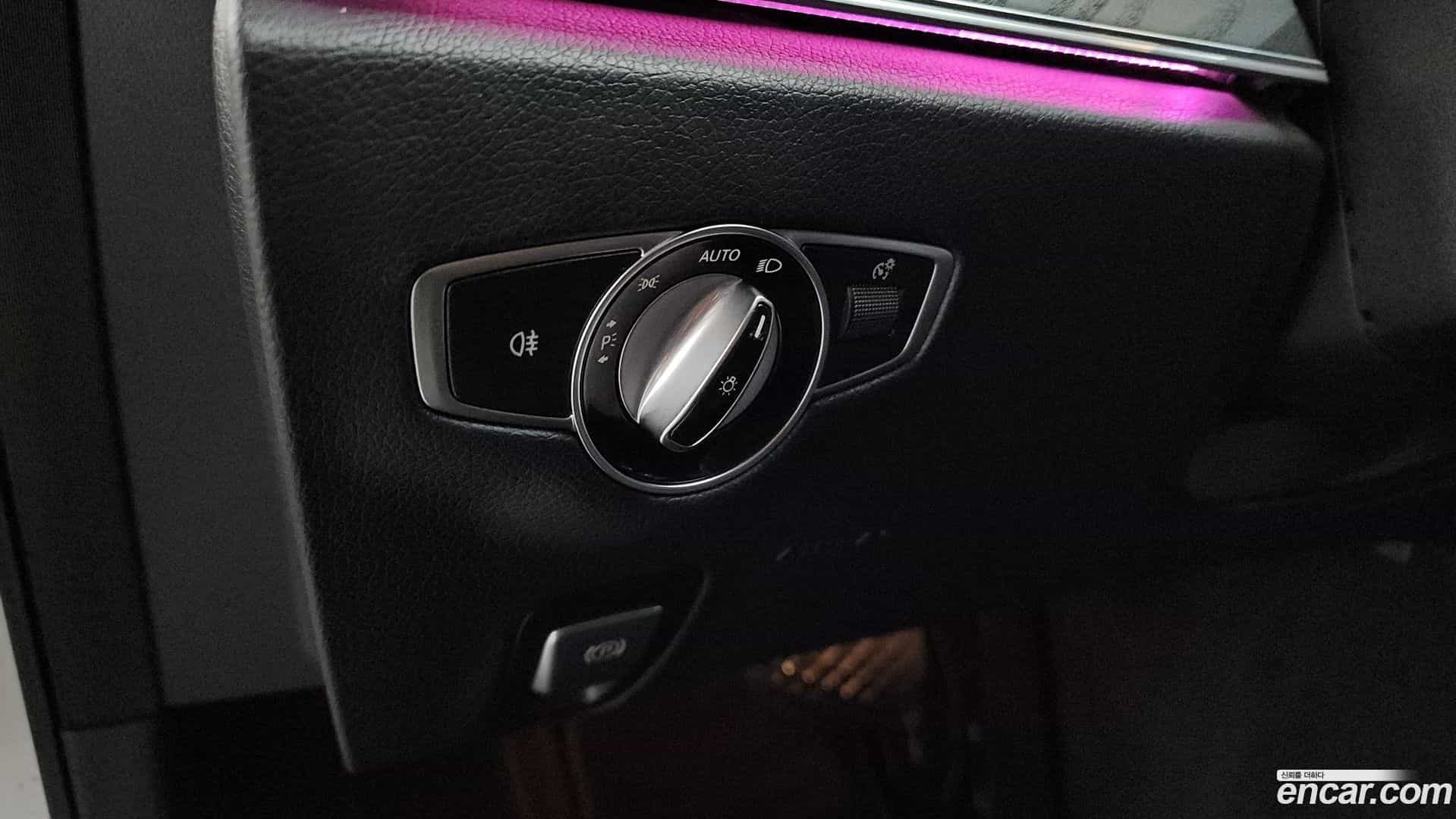 E-Class Mercedes-Benz 2018.11-OPTION-041