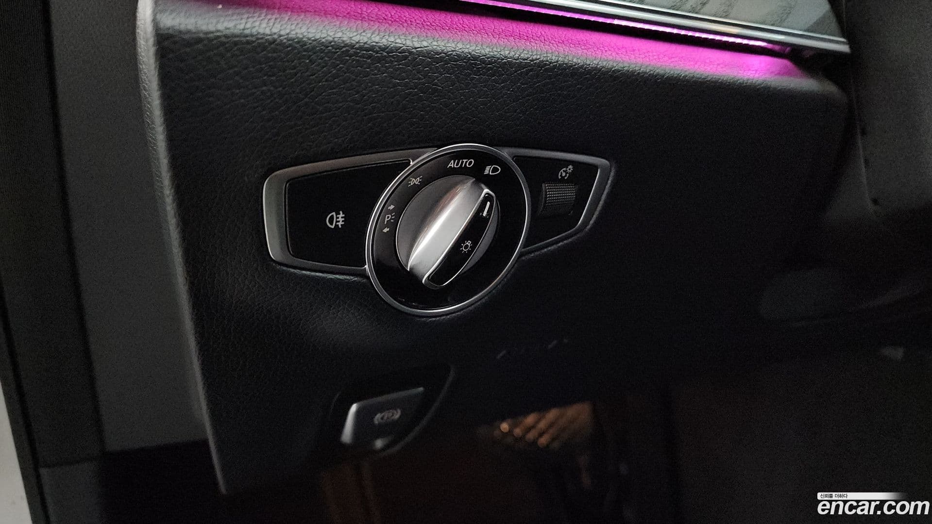Main__Slider__Photo:E-Class Mercedes-Benz 2018.11-27