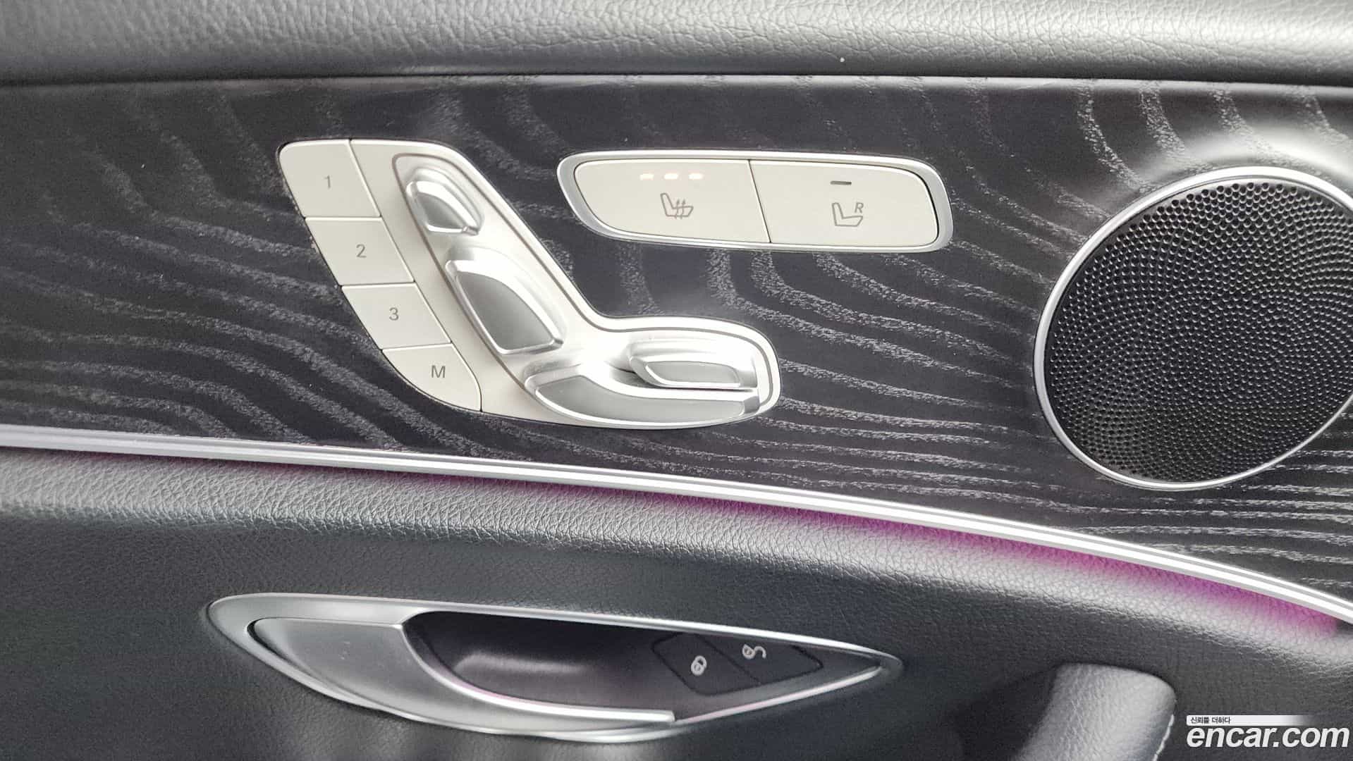 E-Class Mercedes-Benz 2018.11-OPTION-048