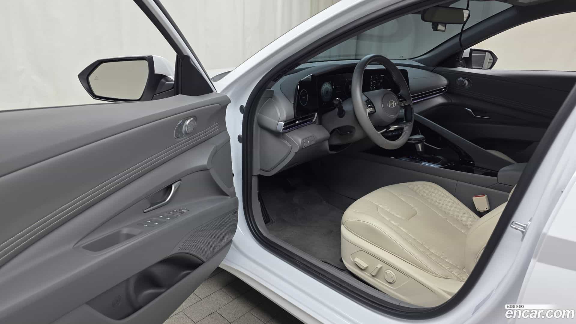 AVANTE Hyundai 2024.0-INNER-010