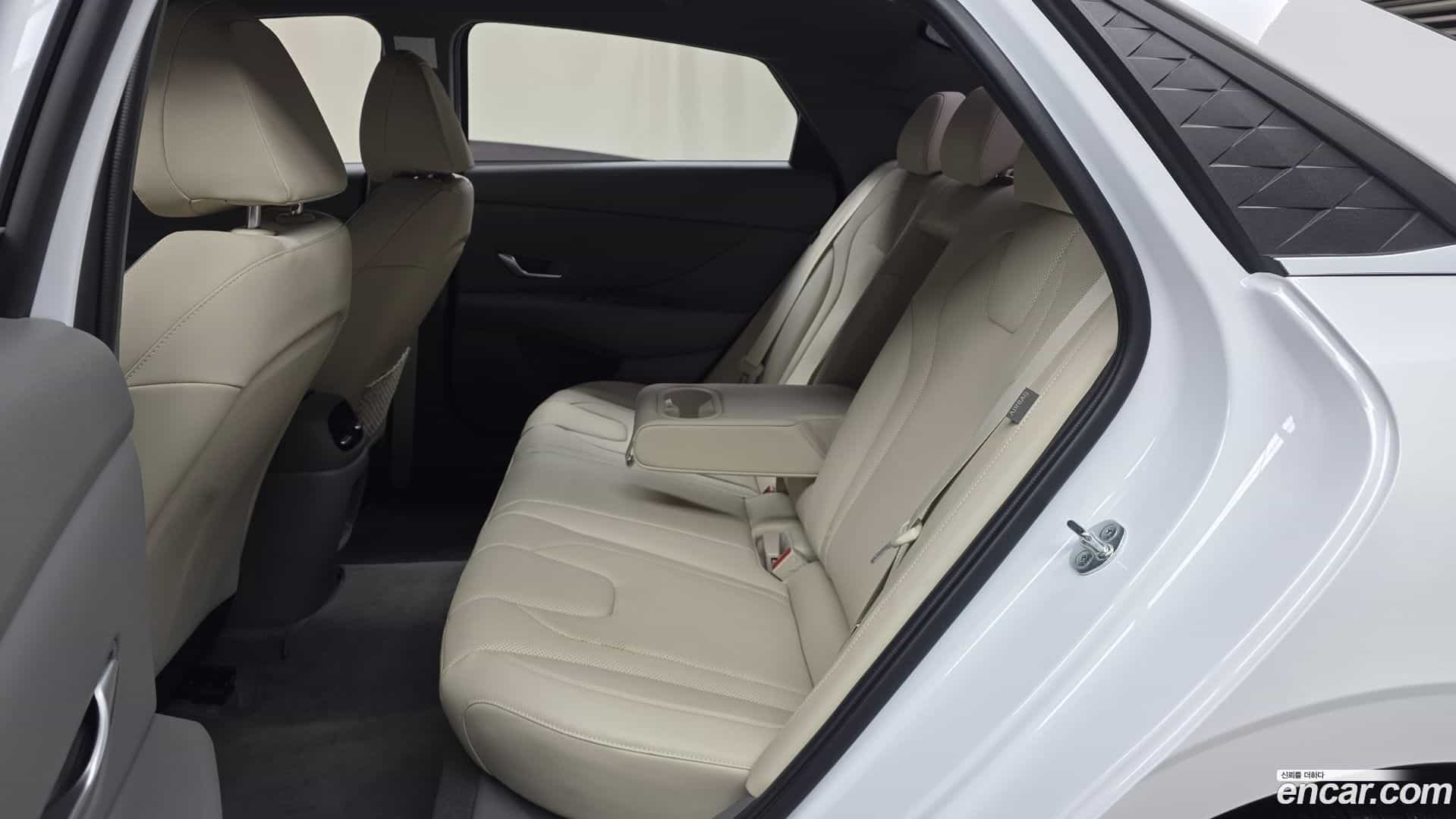 AVANTE Hyundai 2024.0-OPTION-016