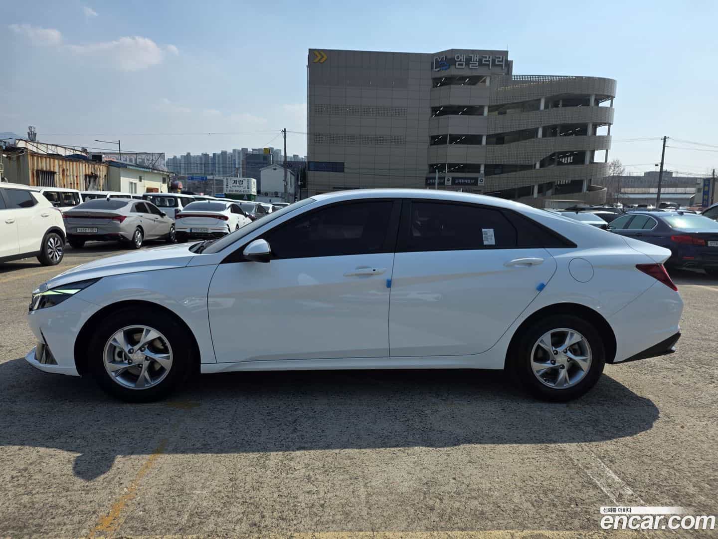 AVANTE Hyundai 2022.1-INNER-008
