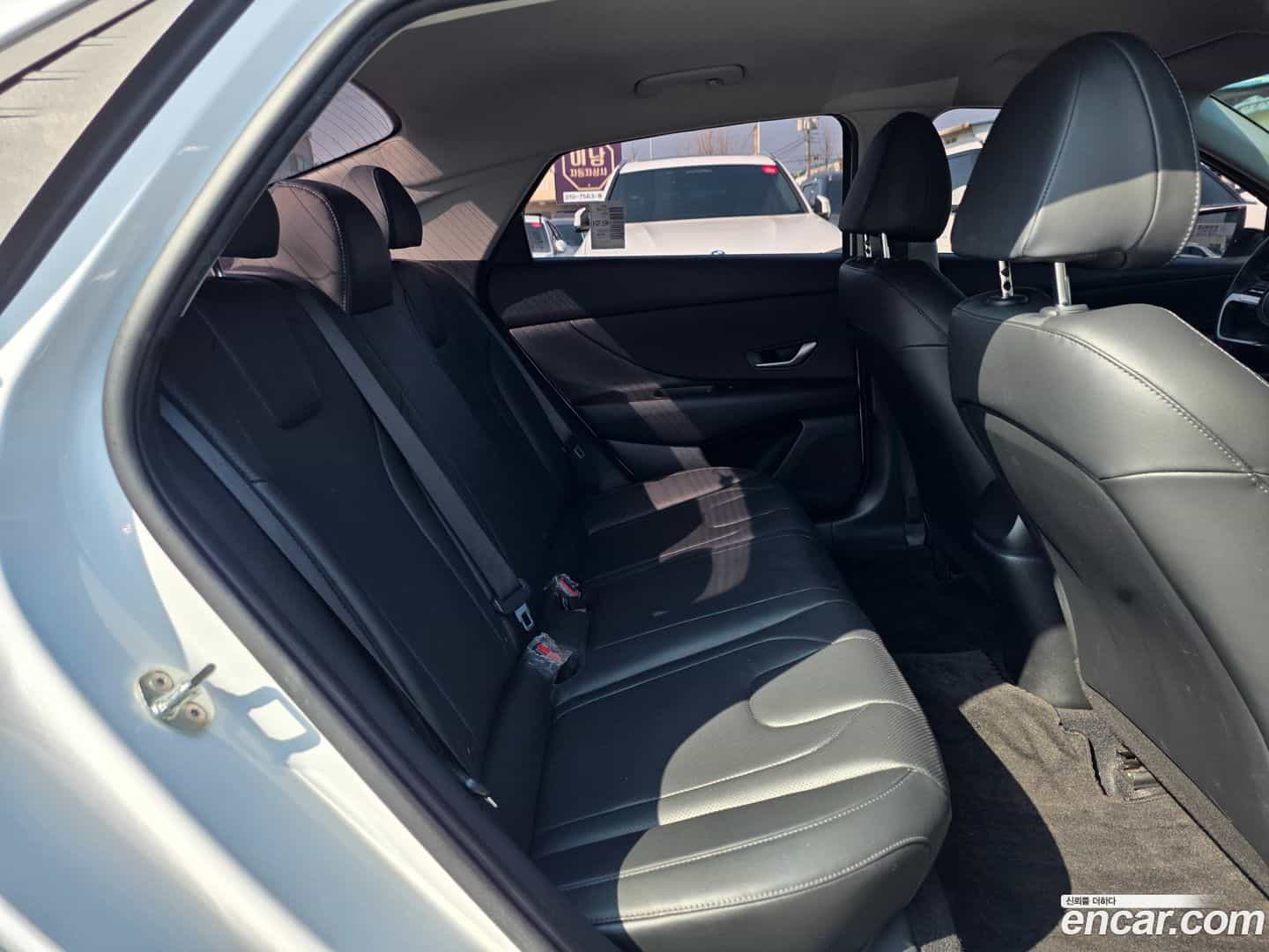 AVANTE Hyundai 2022.1-OPTION-017
