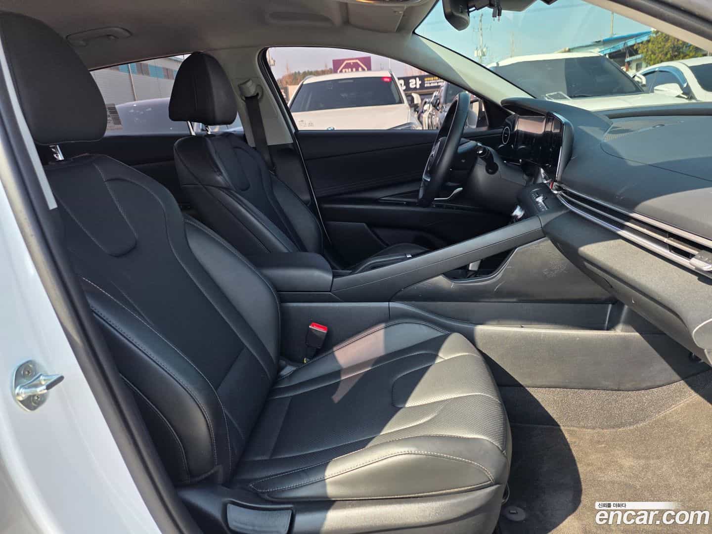 AVANTE Hyundai 2022.1-OPTION-018