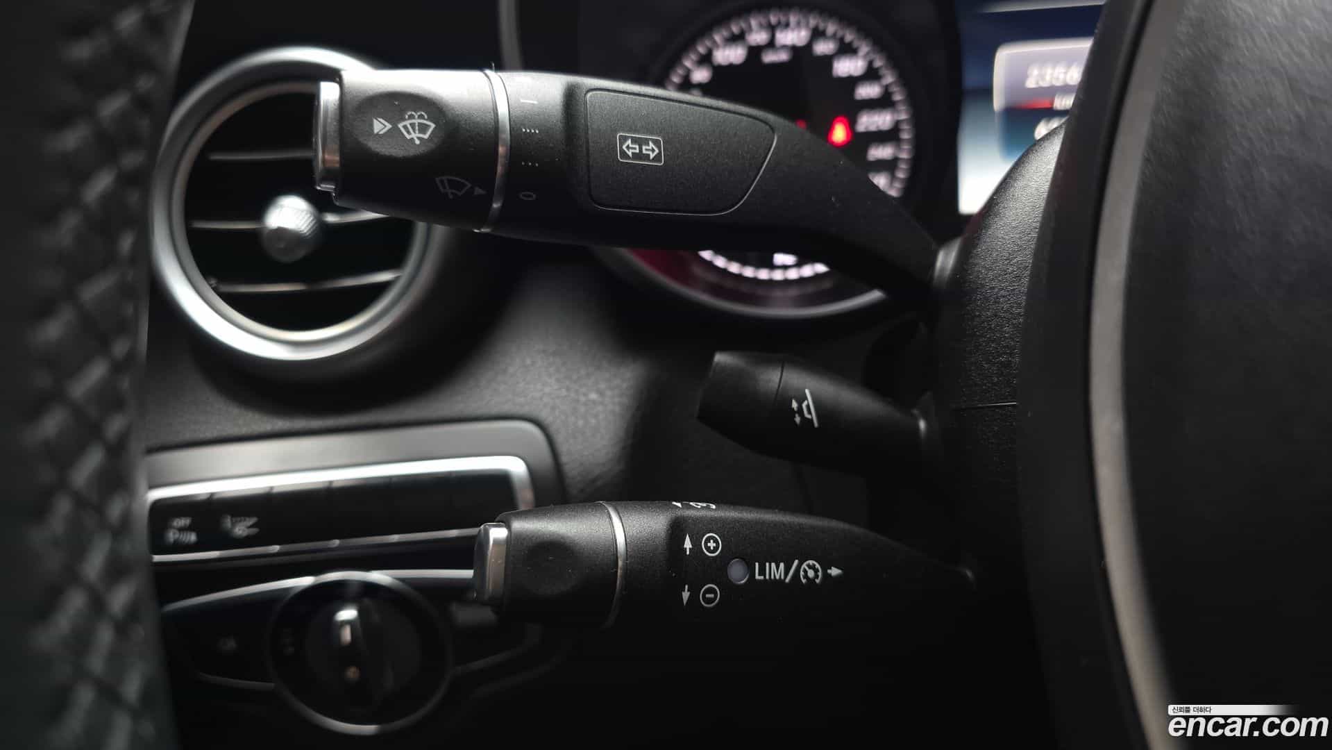 C-Class Mercedes-Benz 2016.5-OPTION-023