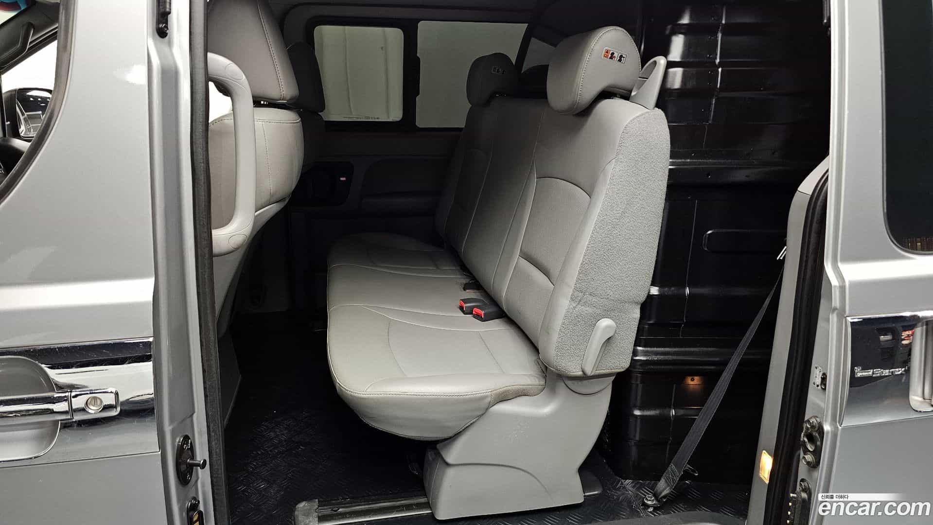 Starex Hyundai 2018.8-OPTION-015