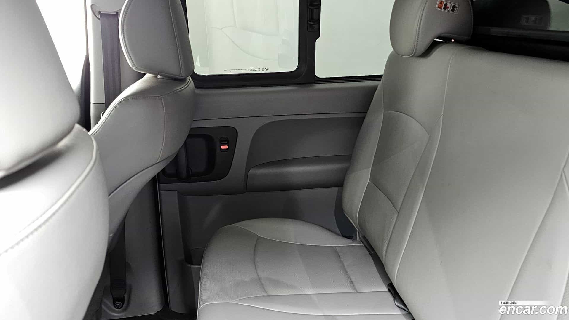 Starex Hyundai 2018.8-INNER-035