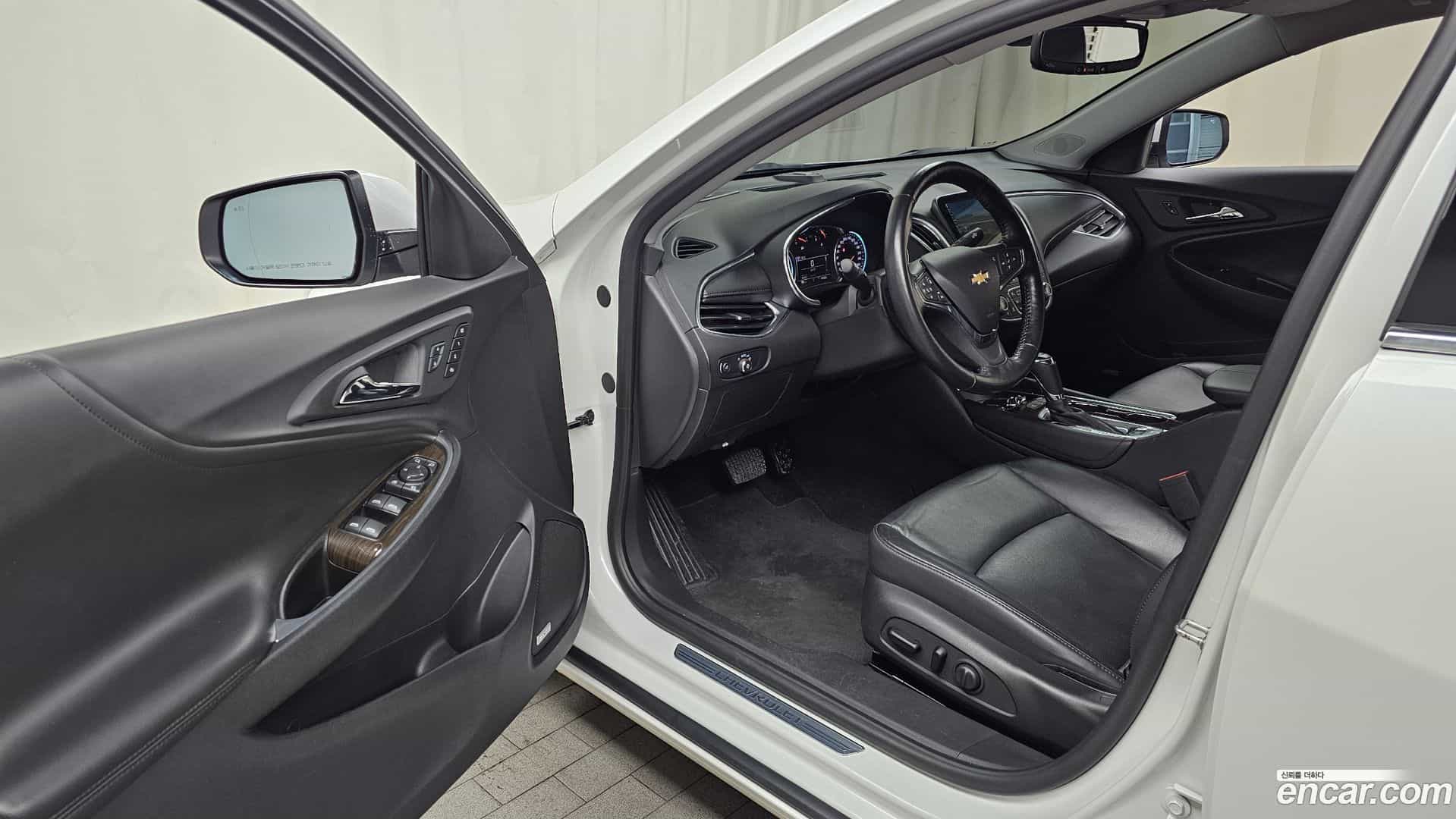 Malibu Chevrolet 2017.10-INNER-010