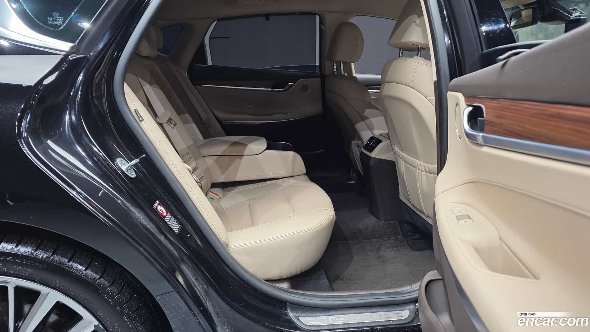 Grandeur Hyundai 2019.0-OPTION-015