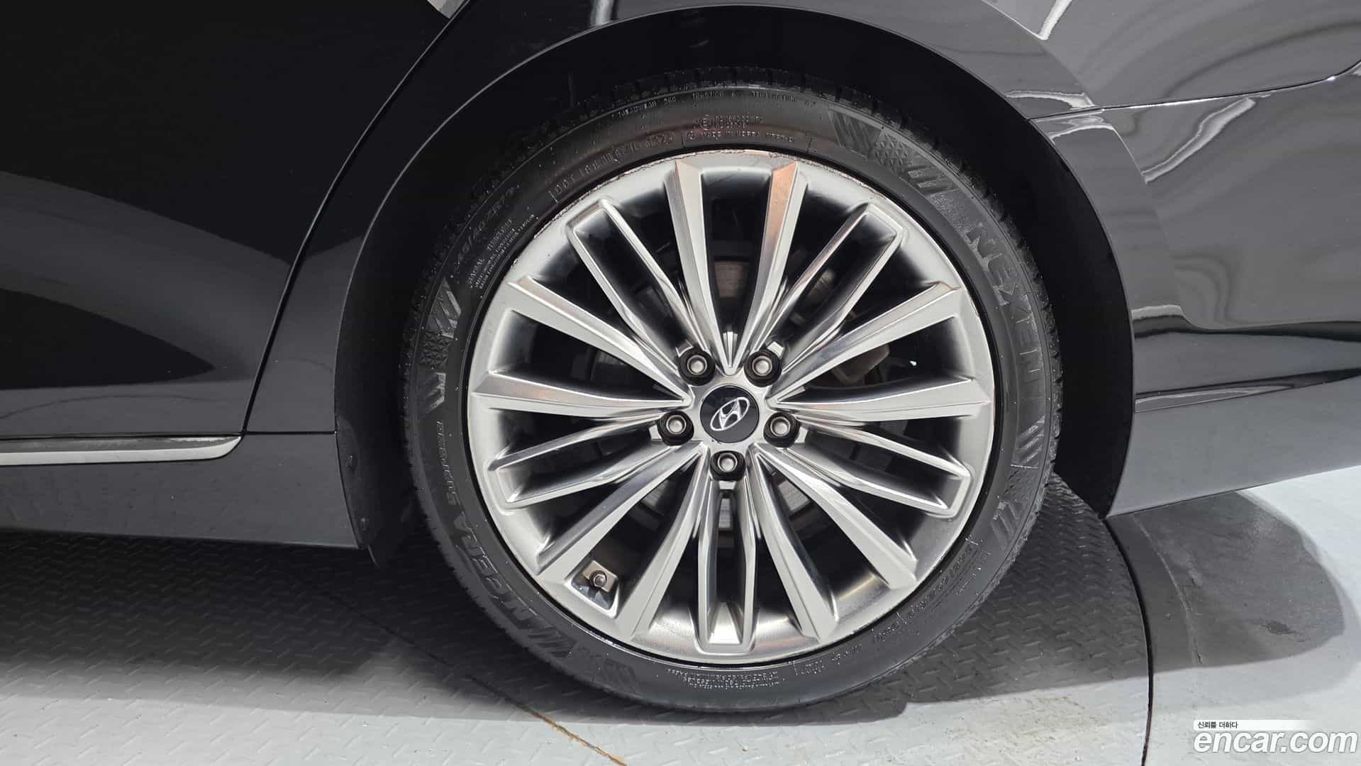 Grandeur Hyundai 2019.0-OUTER-031