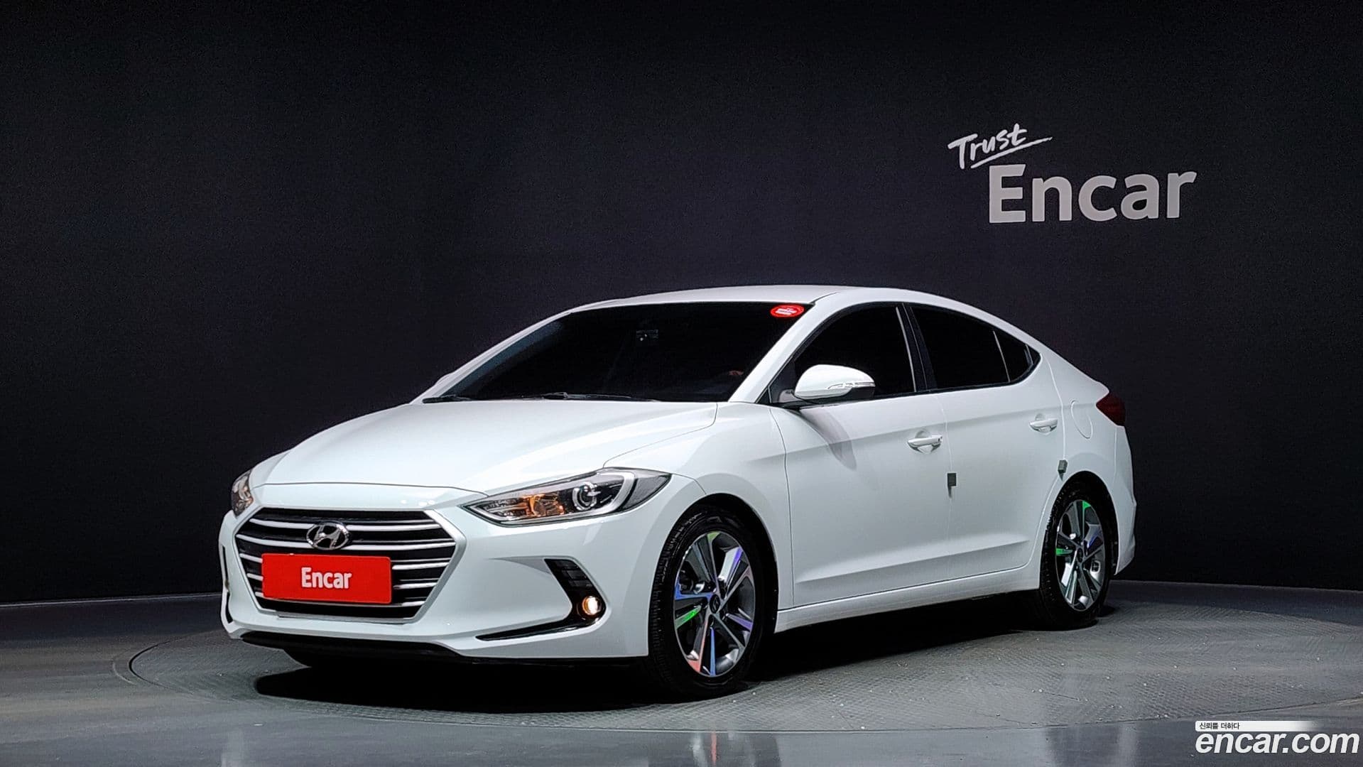 Main__Slider__Photo:AVANTE Hyundai 2018.6-0