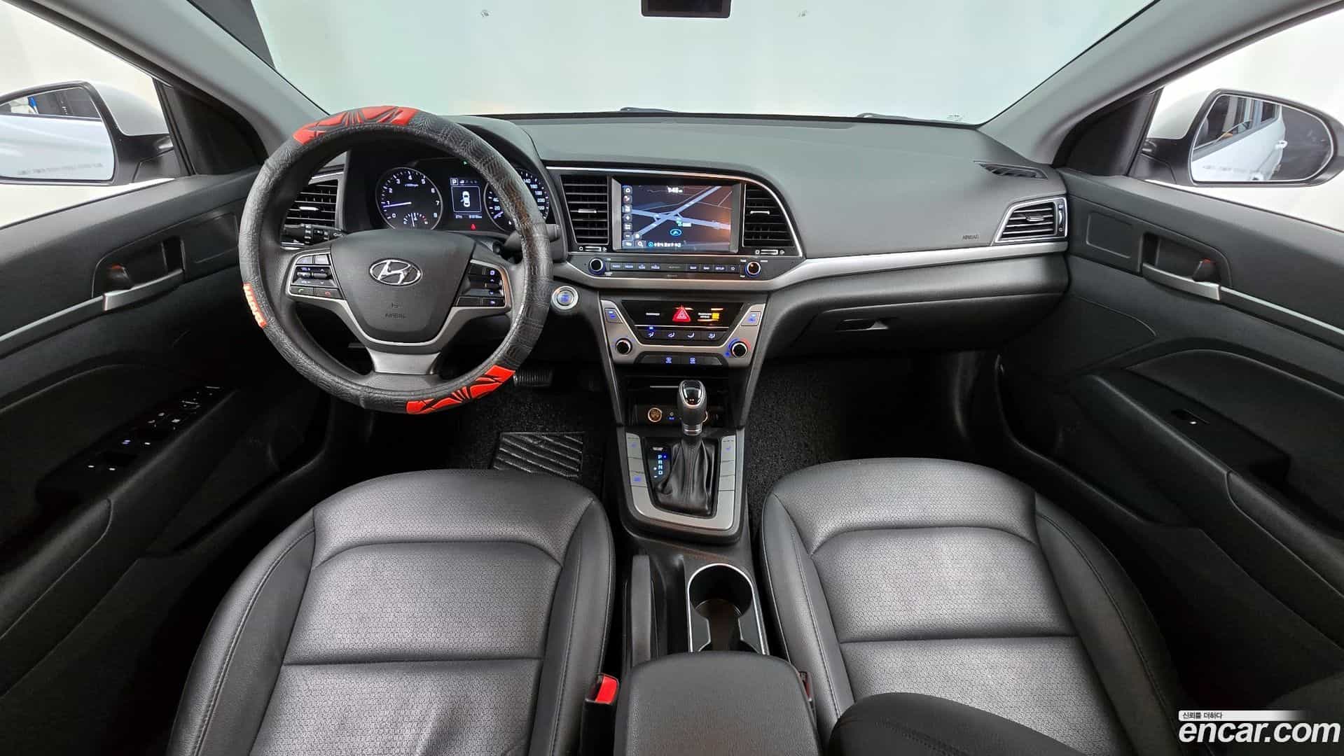 AVANTE Hyundai 2018.6-INNER-007